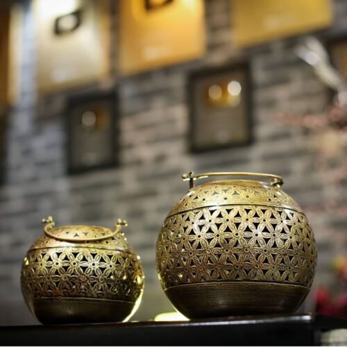 Lantern Holder 1