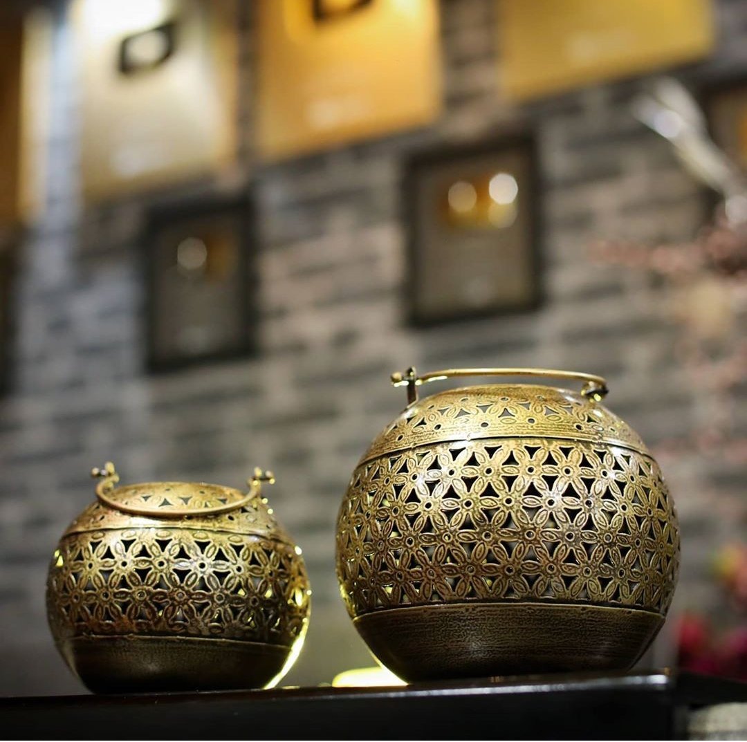 Lantern Holder 1